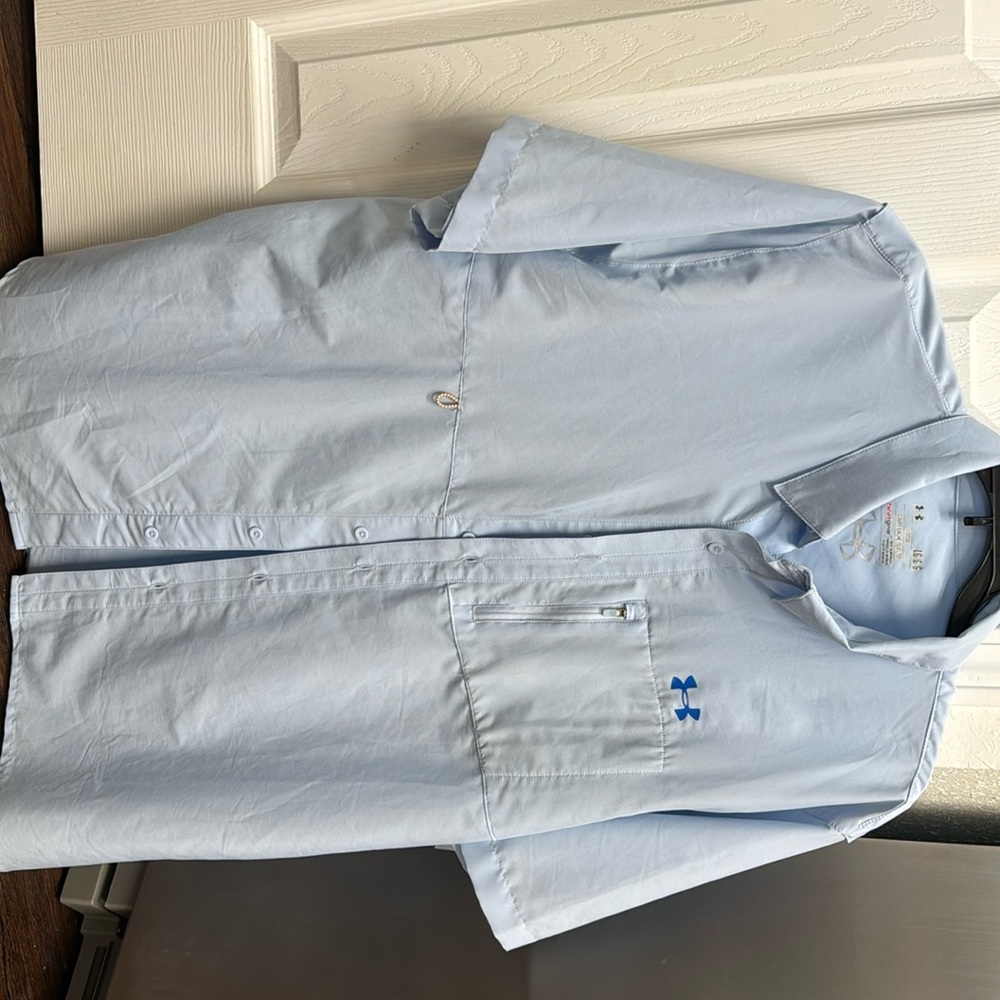 Men’s large Under Armour Button down